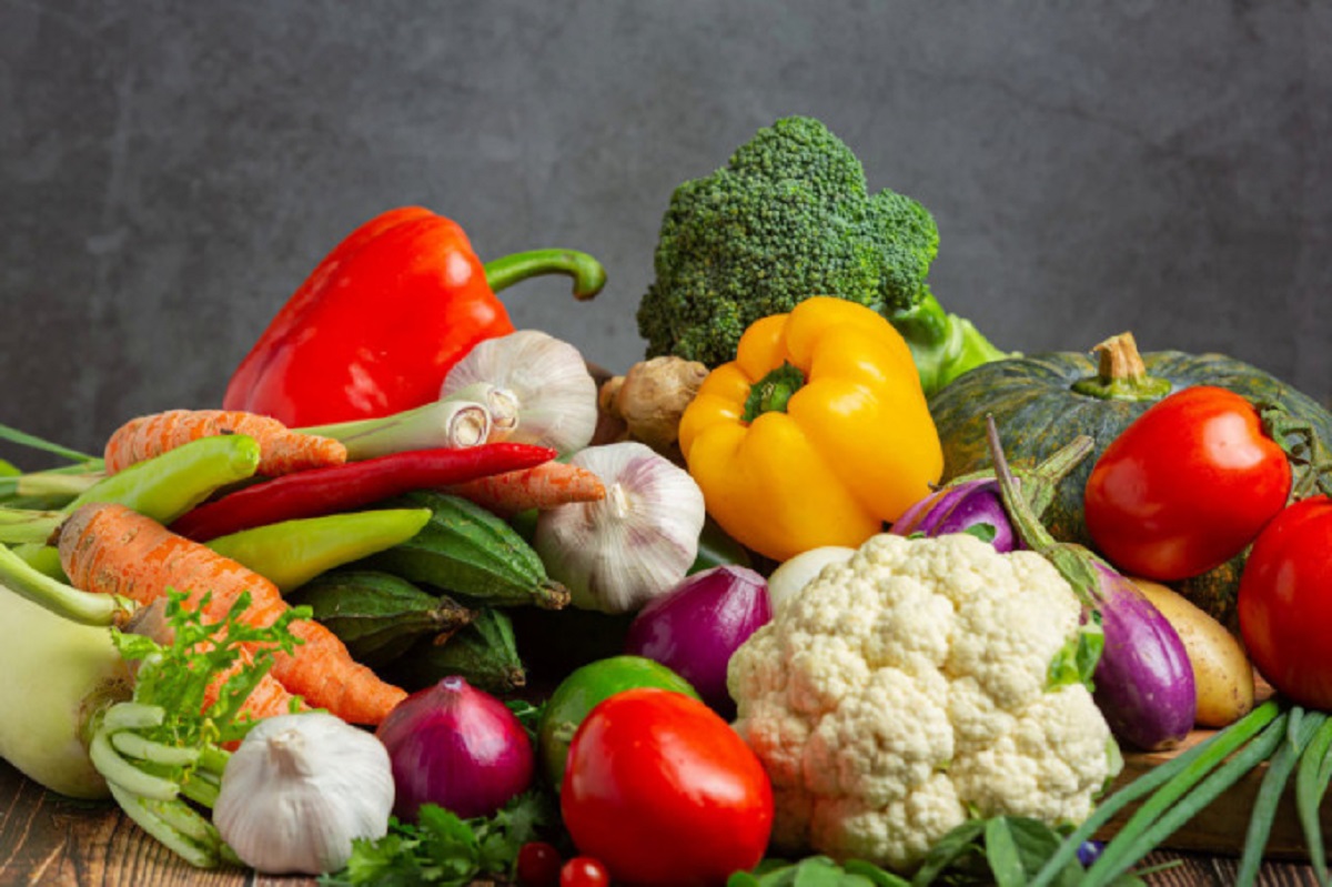 Nguy cơ sức khỏe khi chỉ ăn rau củ quả trong thời gian dài